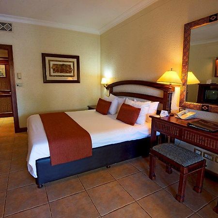 เดอะ คิงด้อม แอท วิคตอเรีย ฟอลล์ Hotel วิกตอเรียฟอลส์ ภายนอก รูปภาพ