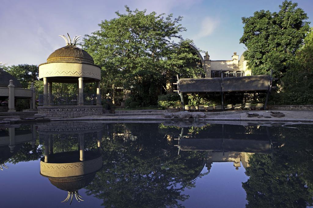 เดอะ คิงด้อม แอท วิคตอเรีย ฟอลล์ Hotel วิกตอเรียฟอลส์ ภายนอก รูปภาพ