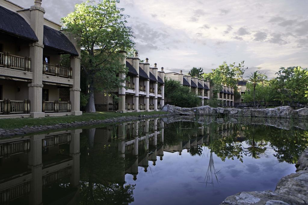 เดอะ คิงด้อม แอท วิคตอเรีย ฟอลล์ Hotel วิกตอเรียฟอลส์ ภายนอก รูปภาพ