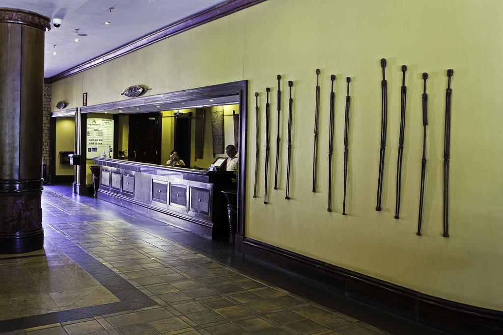 เดอะ คิงด้อม แอท วิคตอเรีย ฟอลล์ Hotel วิกตอเรียฟอลส์ ภายนอก รูปภาพ