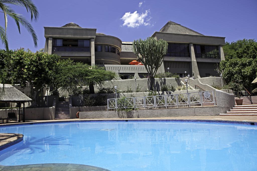 เดอะ คิงด้อม แอท วิคตอเรีย ฟอลล์ Hotel วิกตอเรียฟอลส์ ภายนอก รูปภาพ