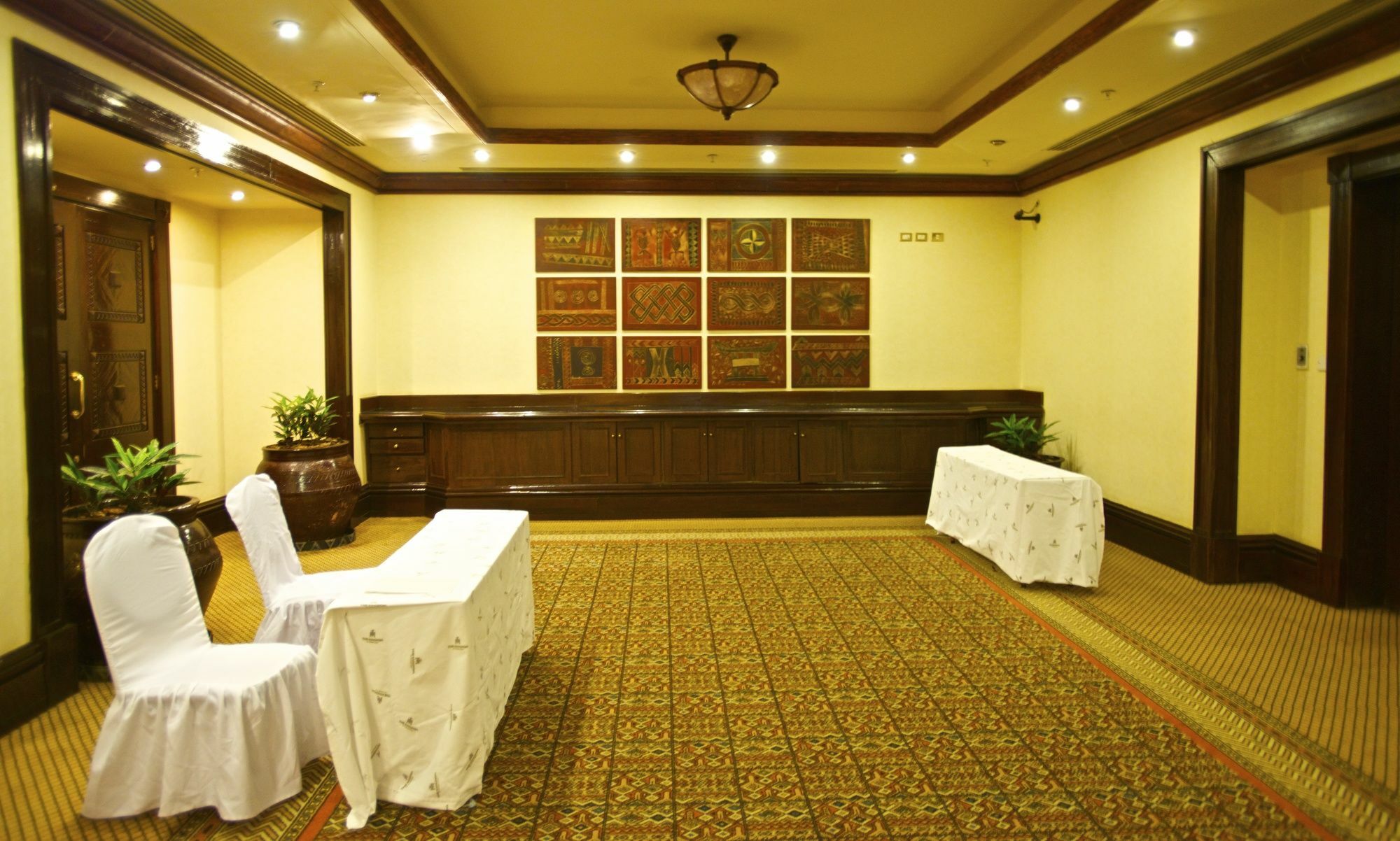 เดอะ คิงด้อม แอท วิคตอเรีย ฟอลล์ Hotel วิกตอเรียฟอลส์ ภายนอก รูปภาพ